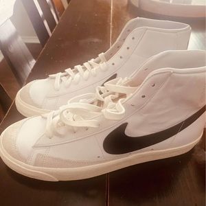 Nike Mid 77 Vintage Blazers - womens size 11 - never worn
